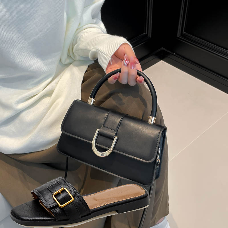 Women Bags And Shoes - Sandali e Ciabatte Estive da Donna