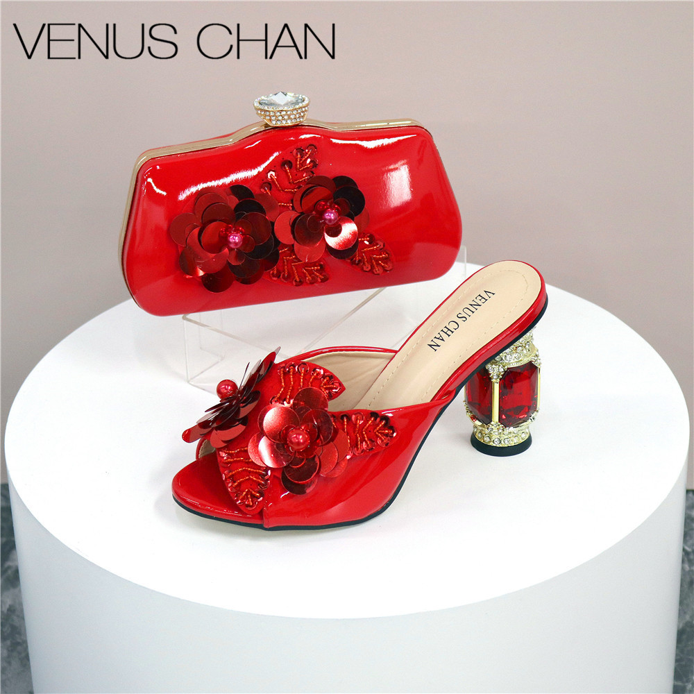 Women Bags And Shoes - Sandali Eleganti Rossi con Fiocco e